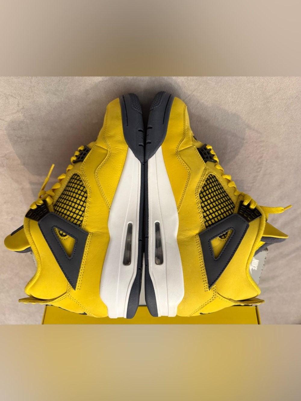 Nike Air Jordan 4 Retro Lightning 2021 Size 10 Men Yellow CT8527-700 OG Box VGUC - Picture 4 of 12